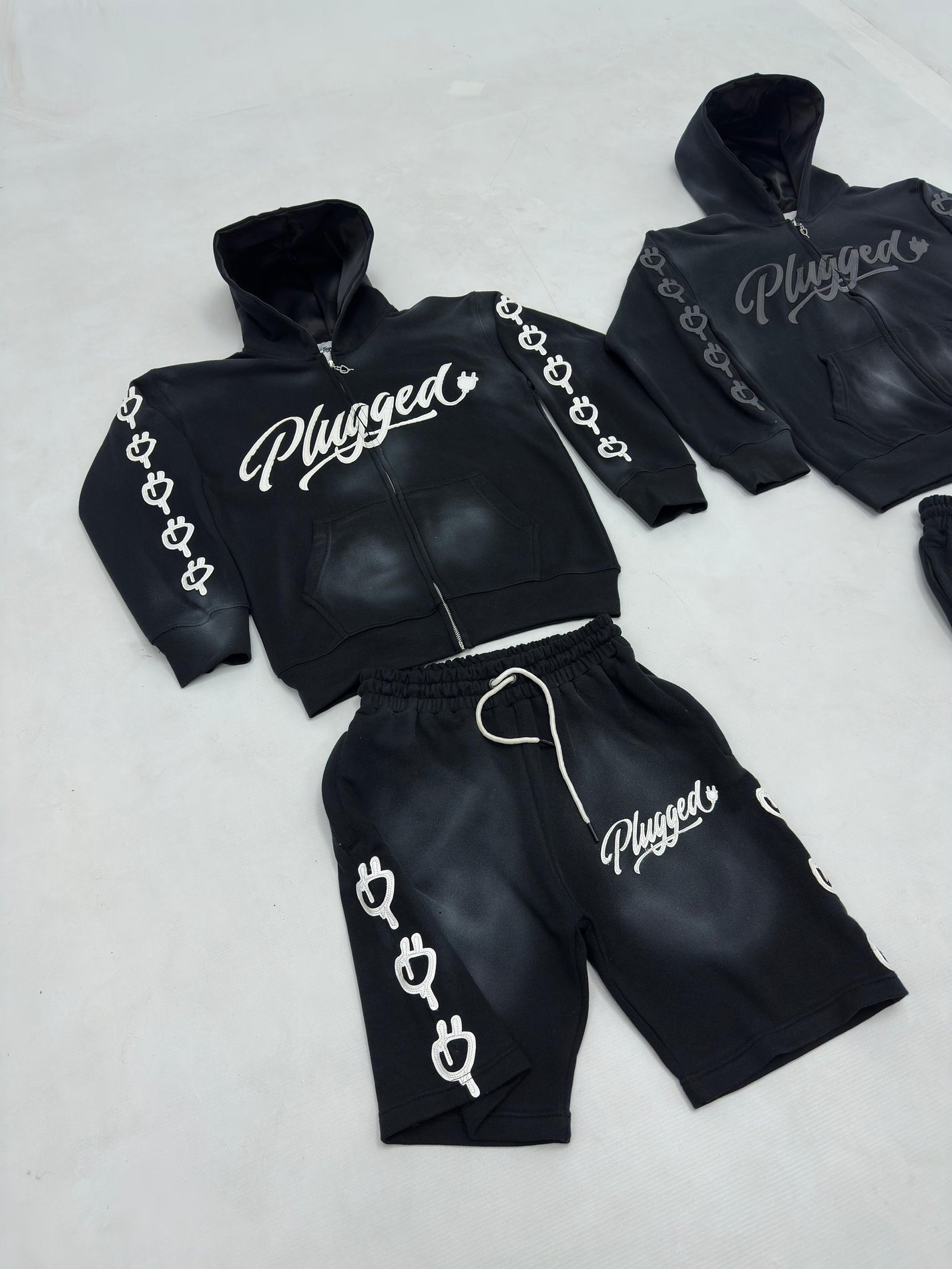 PLUGGED BLACKOUT SET